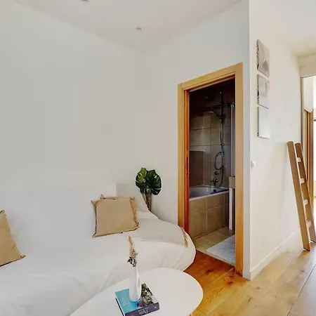 Cosy - Eiffel Tower 파리